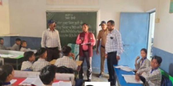 अजब गजब : राजकीय हाई स्कूल में विद्यार्थी कुल 50,अध्यापक सात