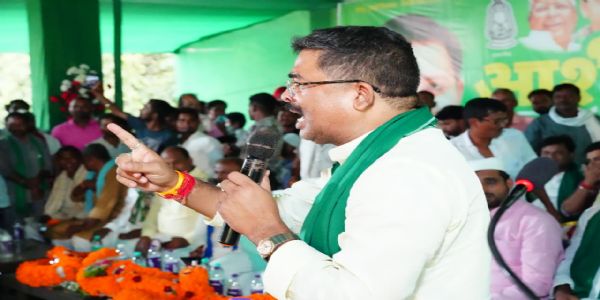 धमदाहा को भय, जातिवाद और सामंतवाद से आजाद कराना है : संतोष कुशवाहा