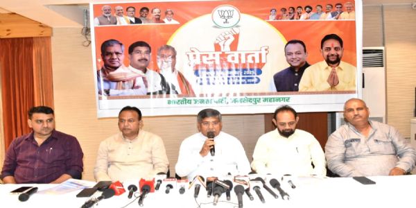 हेमंत सरकार ने तोड़े वादे, पिछड़ा समाज के साथ किया अन्याय : आदित्‍य