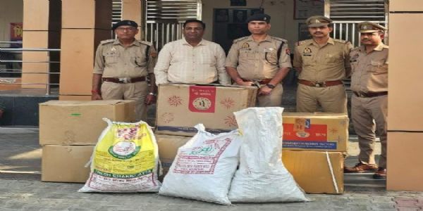 अवैध पटाखों के भण्डारण पर आरोपित गिरफ्तार