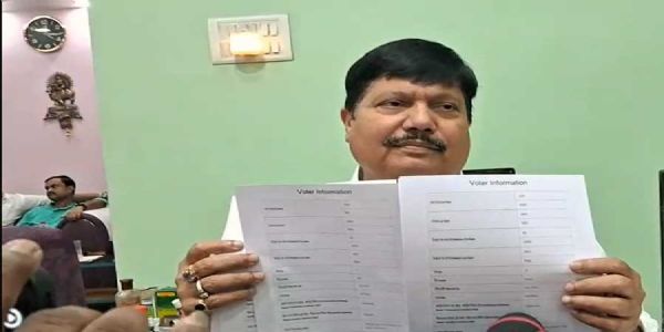 नैहाटी में वोटर लिस्ट में पाकिस्तानी नागरिक का नाम, अर्जुन सिंह का सनसनीखेज दावा
