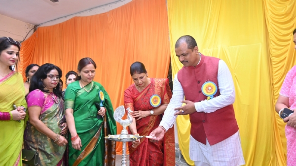 हमारे त्योहार हमें सबसे मिलने का मौका देते है : डा. भावना मिश्रा