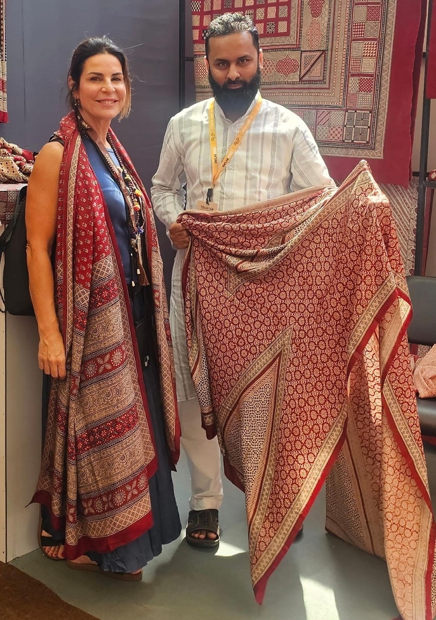 बाग शिल्पकार आरिफ खत्री ने अपने स्टॉल पर देशी और विदेशी मेहमानों के सामने प्रदर्शित किया