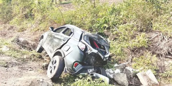 उज्जैनः आयशर की टक्कर से टक्कर से कार सवार चिकित्सक की मौत, 3 घायल