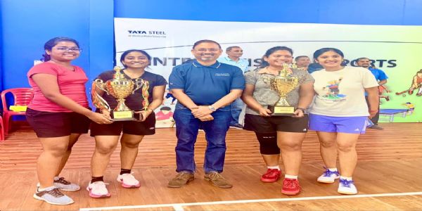 अंतर डिवीजन बैडमिंटन टूर्नामेंट संपन्न, रोमांचक मुकाबलों में खिलाड़ियों का शानदार प्रदर्शन