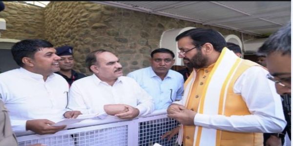 मांगों के समाधान के लिए सीएम से मिला प्राइवेट स्कूल संघ का प्रतिनिधिमंडल