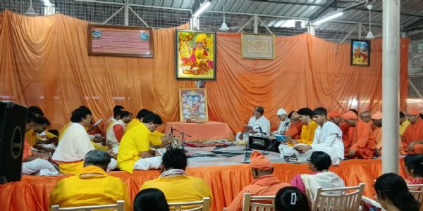 राम जन्मभूमि में कोलकाता के साधकों ने किया संकीर्तन