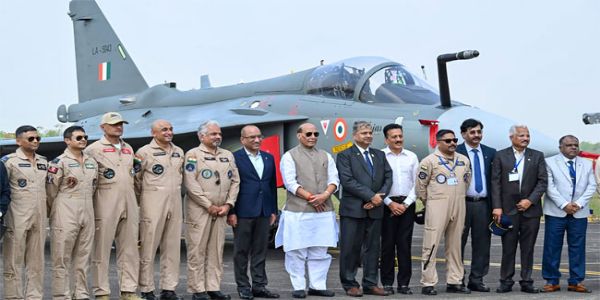 अत्याधुनिक तेजस एमके1ए की सफल उड़ान रक्षा के क्षेत्र में भारत की बढ़ती आत्मनिर्भरता का एक ज्वलंत प्रतीक : राजनाथ सिंह