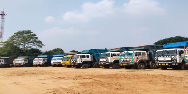 अवैध बालू खनन पर बड़ी कार्रवाई, अवैध बालू लोड़ 21 हाईवा जब्‍त