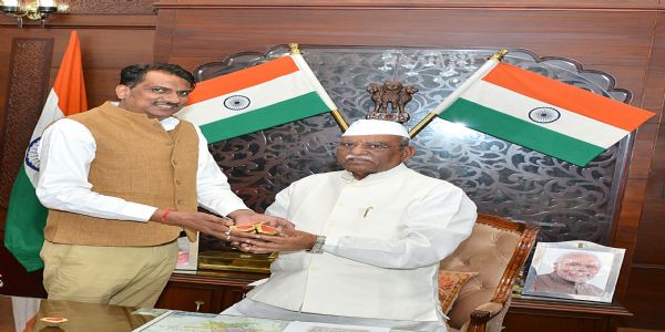 राजभवन में देसी नस्ल की गाय के गोबर और दुर्लभ औषधीय जड़ी-बूटियों से बने गोमय दीपक होंगे प्रज्वलित