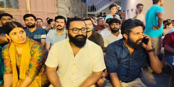 गंगा आरती में अभिनेता ऋषभ शेट्टी