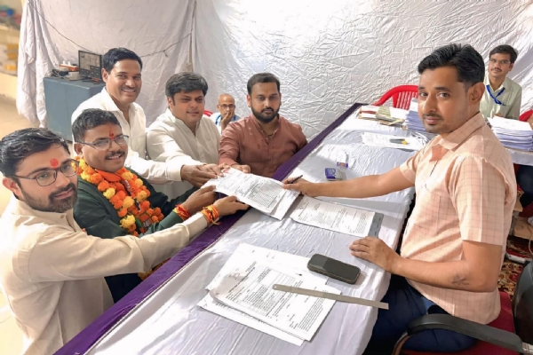 भारतीय जनता पार्टी प्रत्याशी मोरपाल सुमन ने भरा नामांकन