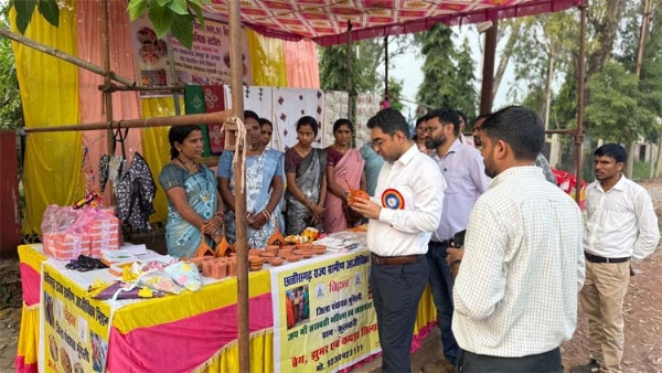 “महिला उद्यमिता स्टॉल” का आयोजन
