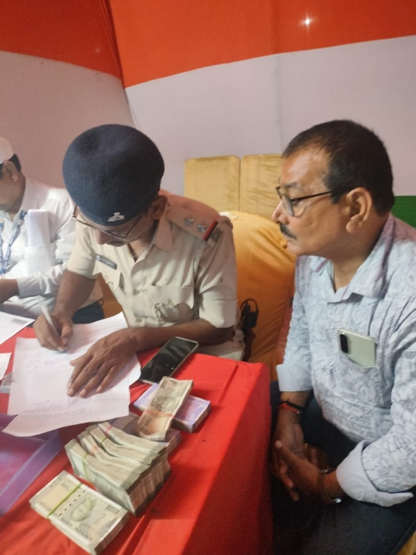 एसएसटी की कार्रवाई, बेतिया में 2.89 लाख नकद जब्त किया
