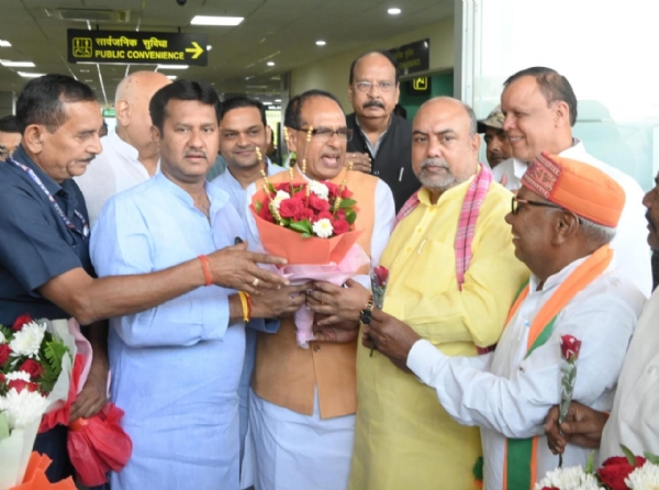 केंद्रीय कृषि मंत्री शिवराज सिंह चौहान का गोरखपुर आगमन पर भव्य स्वागत*