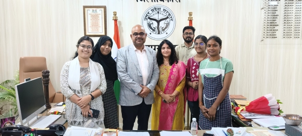 सीएसजेएमयू के फाइन आर्ट की छात्राओं ने बनाई मनमोहक रंगोली