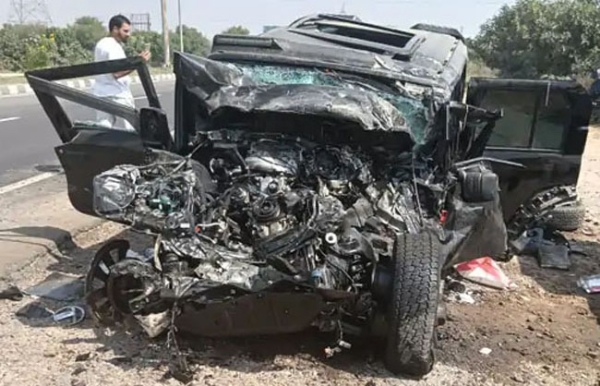 हादसे के बाद क्षतिग्रस्त थार।