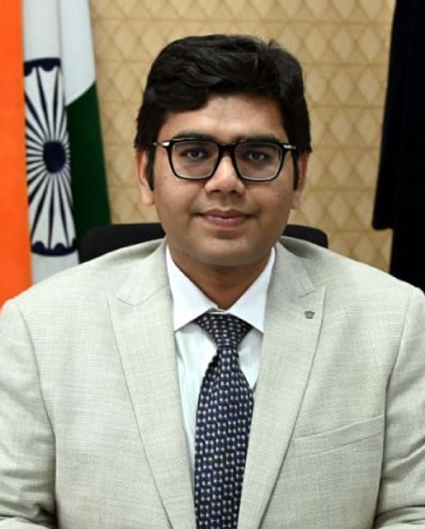 निगम आयुक्त नीरज