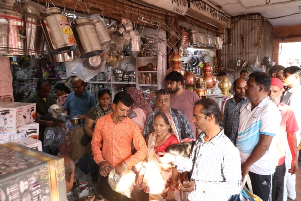 धनतेरस पर जयपुर के बाजार हुए गुलजार