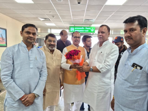 केंद्रीय कृषि मंत्री शिवराज सिंह चौहान का गोरखपुर आगमन पर भव्य स्वागत*