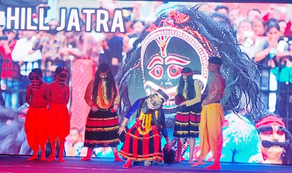 एलपीएस में प्रसिद्ध लखिया भूत की प्रस्तुति देते विद्यार्थी।