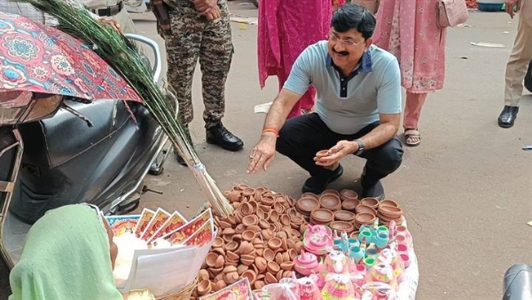 स्वदेशी उत्पादों की खरीदारी