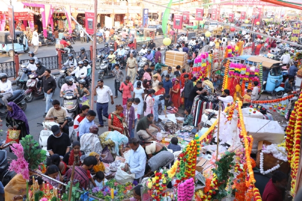 धनतेरस पर जयपुर के बाजार हुए गुलजार