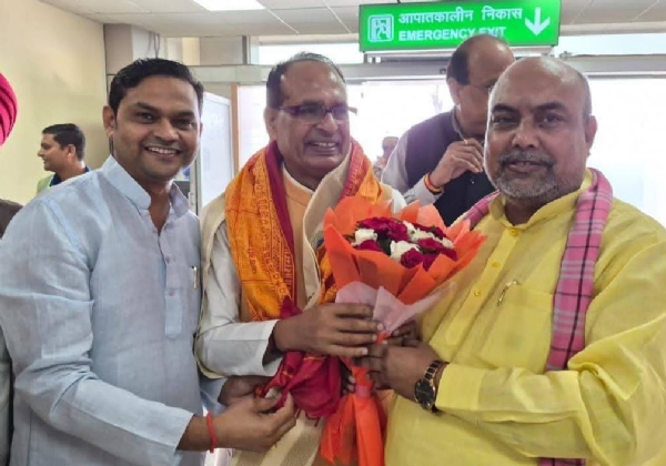 केंद्रीय कृषि मंत्री शिवराज सिंह चौहान का गोरखपुर आगमन पर भव्य स्वागत*