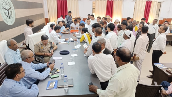 सदर तहसील दिवस में 105 फरियादियों ने रखी अपनी समस्याएं, डीएम ने अधिकारियों को दिए सख्त निर्देश*