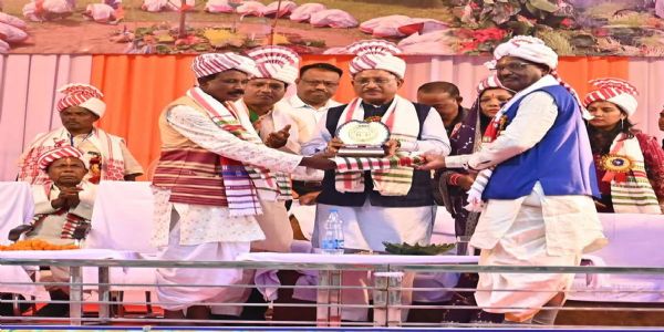जशपुर : करमा महोत्सव हमारी प्राचीन और गौरवशाली परंपरा का प्रतीक: मुख्यमंत्री साय