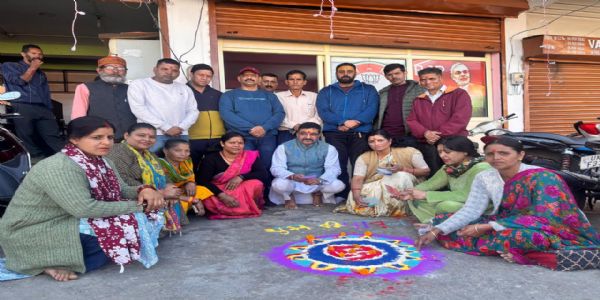 भाजपा ने पौड़ी में मनाया दीप उत्सव