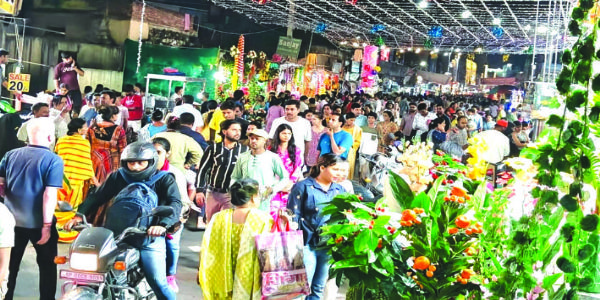 पुलिस ने ज्वालापुर के बाजारों में प्रतिबंधित किए भारी वाहन