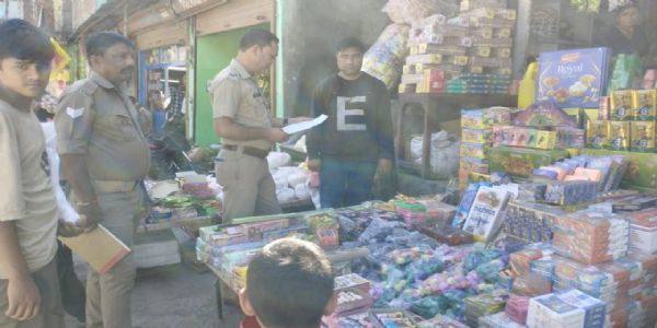 दीपावाली से पहले सुरक्षा कड़ी,  आने-जाने वालों पर पुलिस की पैनी नजर