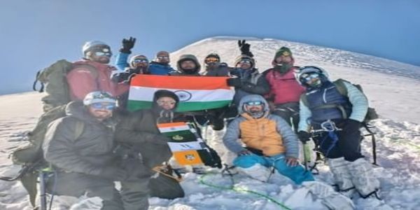 आईटीबीपी के 13 सदस्यीय दल ने काला नाग चोटी पर फहराया तिरंगा