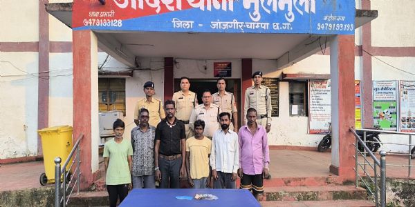 जुआ पर पुलिस का शिकंजा : मुलमुला पुलिस ने दस जुआरियों को किया गिरफ्तार