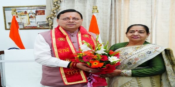 मुख्यमंत्री से प्रदेशभर से आए लोगों ने भेंट कर दीं दीपावली पर्व की शुभकामनाएं