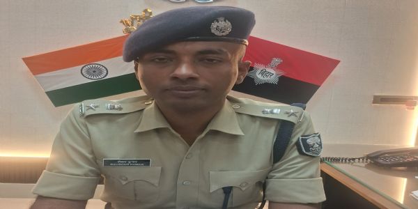 एक देशी कट्टा व करतूस, 2.18 लाख बरामद