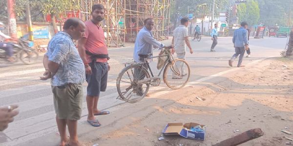 कार्टन में फेंका मिला नवजात शिशु का शव, जांच में जुटी पुलिस