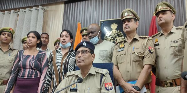 शिक्षिका से 94 लाख की ठगी में दो युवतियां और एक नाइजीरियन गिरफ्तार