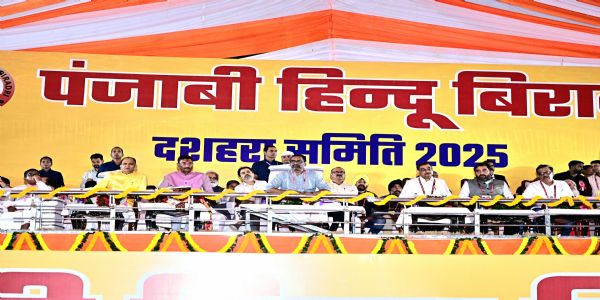 मुख्यमंत्री मोरहाबादी और अरगोड़ा में रावण दहन कार्यक्रम में हुए शामिल