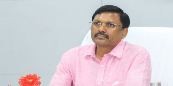 गांधीजी और शास्त्रीजी के दर्शन को अपने जीवन में उतारें : मंडलायुक्त