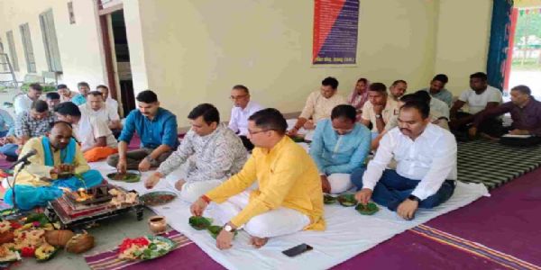 रायगढ़ पुलिस ने विजयदशमी पर किया शस्त्र पूजन ,एसपी दिव्यांग पटेल ने की मां भगवती की पूजा-अर्चना