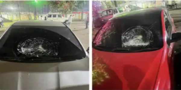 दुर्गा पूजा पंडाल में नशे में धुत युवकों ने मचाया उत्पात, वाहन के शीशे तोड़े