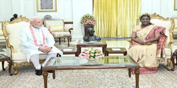 बारिश से दिल्ली में पीएम मोदी और अमित शाह का दशहरा कार्यक्रम रद्द, राष्ट्रपति मुर्मू ने किया रावण दहन