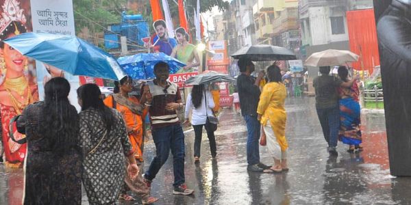 आज विजयदशमी पर भी बंगाल में बारिश, मौसम विभाग ने जारी किया अलर्ट