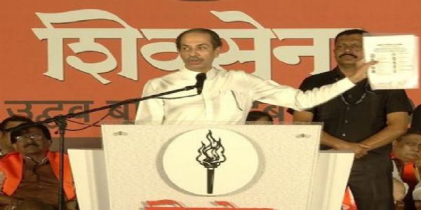 बालासाहेब की शाल धारण करने से कोई बालासाहेब नहीं बन जाता: उद्धव ठाकरे