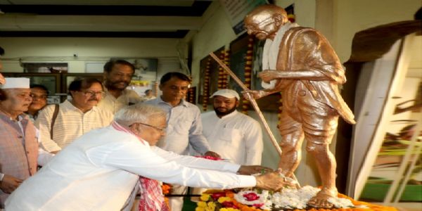 गांधी जी के जीवन आदर्श हमारे सच्चे पथ प्रदर्शक : राज्यपाल