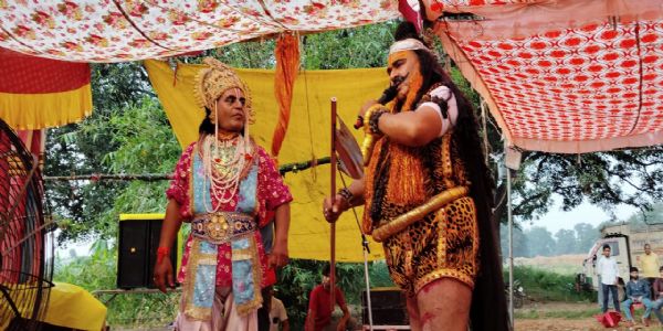 परशुराम लक्ष्मण संवाद देखने को भोर तक रामलीला पंडाल में डटे रहे दर्शक