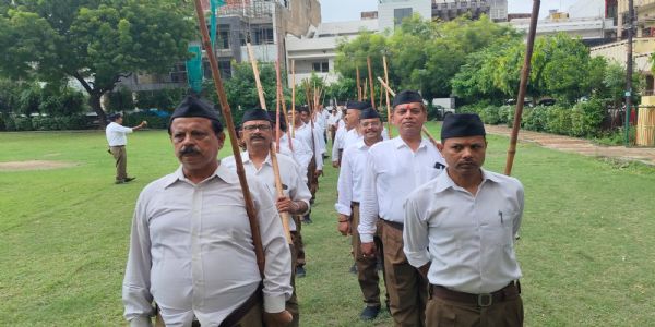 राष्ट्रीय स्वयंसेवक संघ के शताब्दी वर्ष में काशी में पथ संचलन,विजयदशमी उत्सव मना