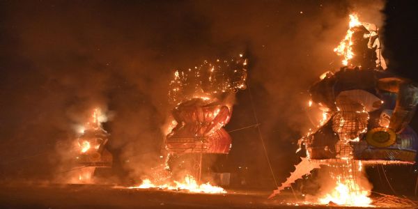 रायपुर : विजयादशमी उत्सव का भव्य आयोजन : डब्लूआरएस कॉलोनी में रावण, मेघनाथ और कुंभकरण का हुआ दहन